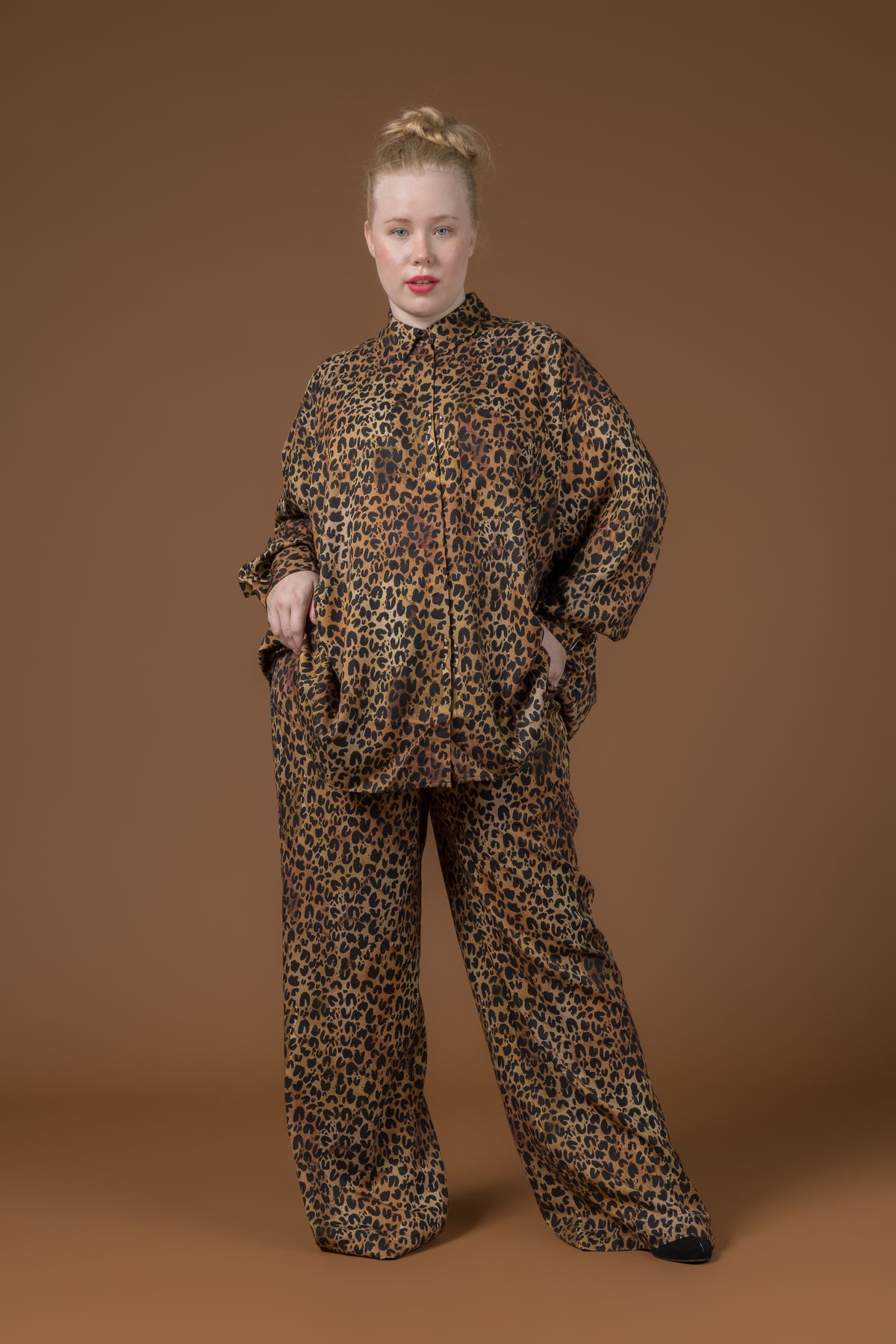 ENNAKKOMYYNTI: FRESH oversized paita, wild